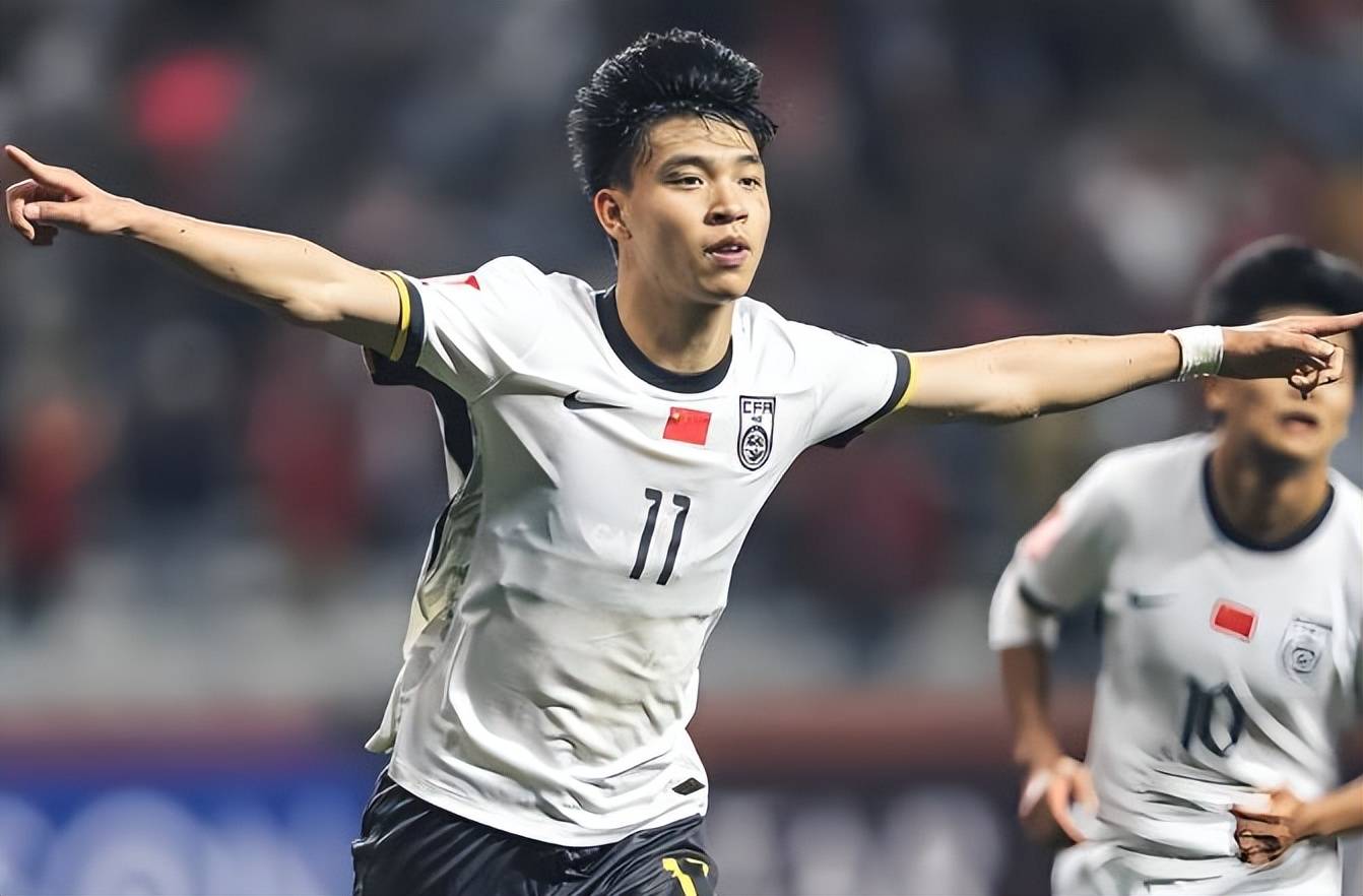 lol-赛前曼城备战中超，战术微调细节曝光，媒体盛赞，训练强度明显提升的简单介绍