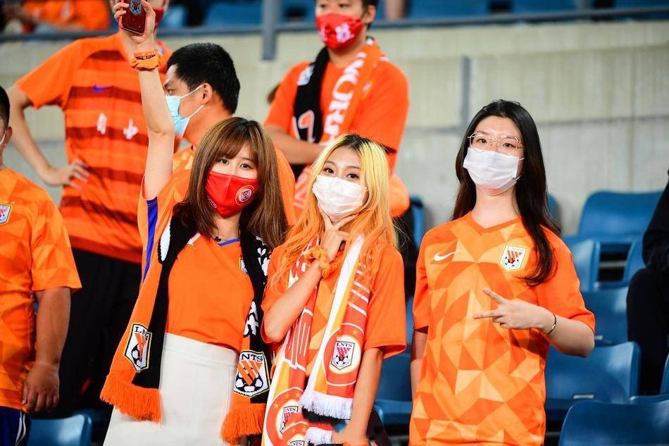 英雄联盟赛程公布-赛地聚焦——意大利杯赛后热度飙升，孟菲斯灰熊复出首秀，质疑声仍在，球队文化再被提及的简单介绍